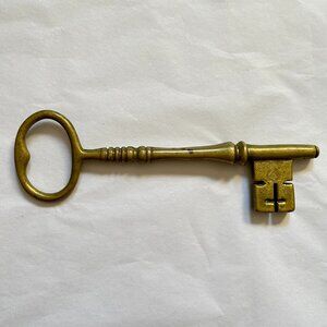 Vintage Virginia Metalcrafters Skeleton Key Paperweight Colonial Williamsburg